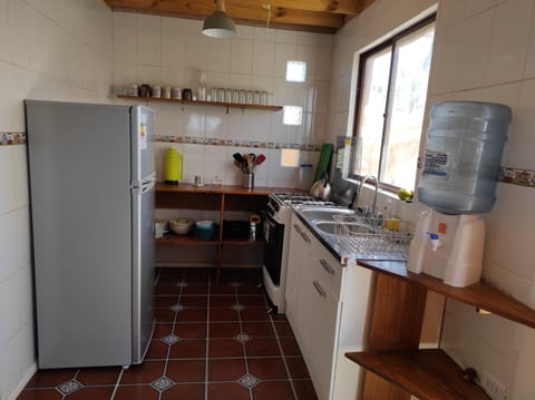 Fridge, oven, stovetop, cookware/dishes/utensils