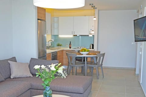 Sonja 3 apartment,pool,Beachfront,Chania, dinning area