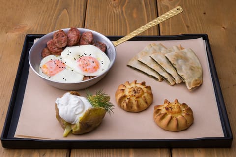 • CRETAN BREAKFAST