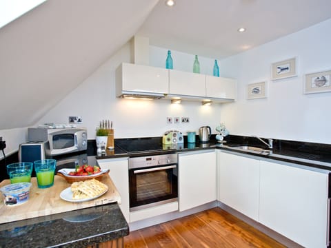 Kitchen | 9 The Whitehouse - The Whitehouse, Watergate Bay