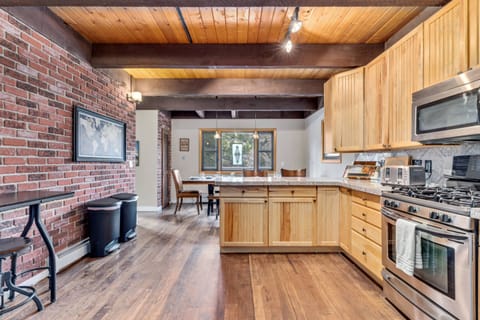 There plenty of room for a party of 8