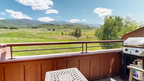 Balcony with Mountain View