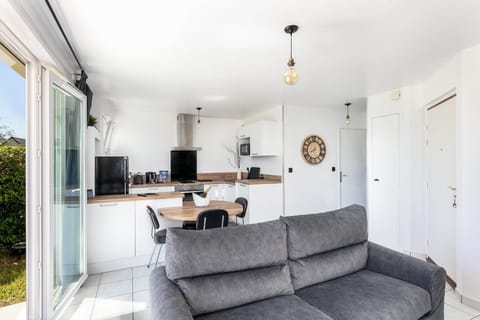 salon_vacance_mer_finistere_pas cher_le relecq kerhuon_chien_evea garden_appartement location