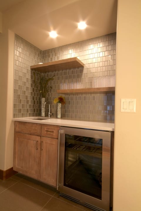 Downstairs bar with Keurig.