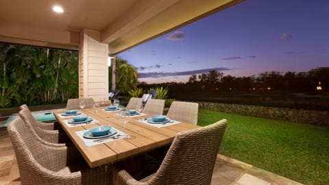 Enjoy the Hawaiian evening on the outdoor patio