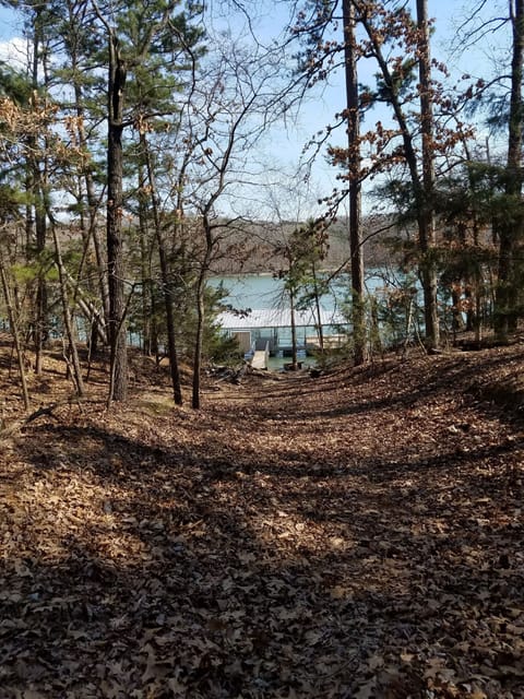 Walking Path to the Shoreline.
Please Note: No Dock Usage