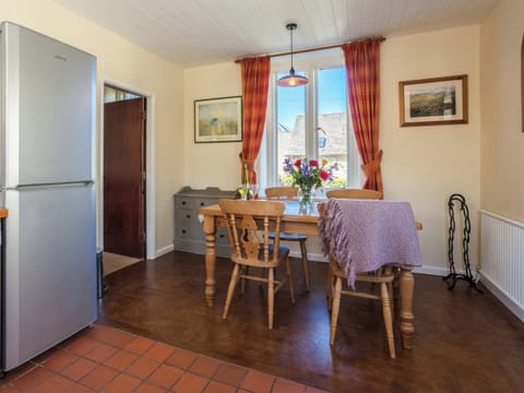 Convenient dining area | Ashby Cottage, Long Compton, near Chipping Norton