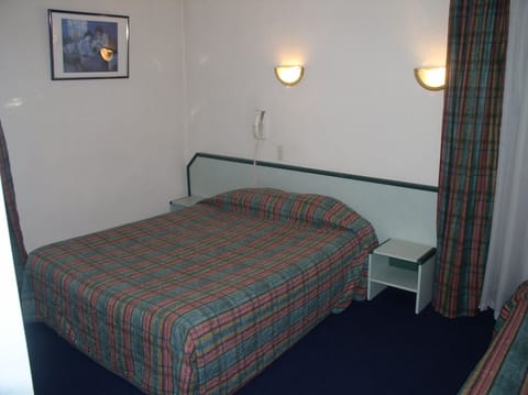 36 bedrooms, iron/ironing board, free WiFi, bed sheets