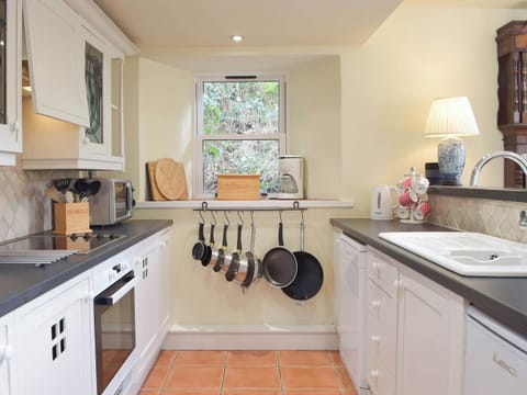 Open plan living space | Tucking Cottage, Treffgarne, near Haverfordwest