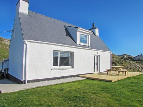 Delightful, detached cottage | Fisherman&rsquo;s Cottage, Marvig, Isle of Lewis