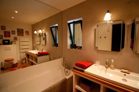 Combined shower/tub, hair dryer, towels, soap