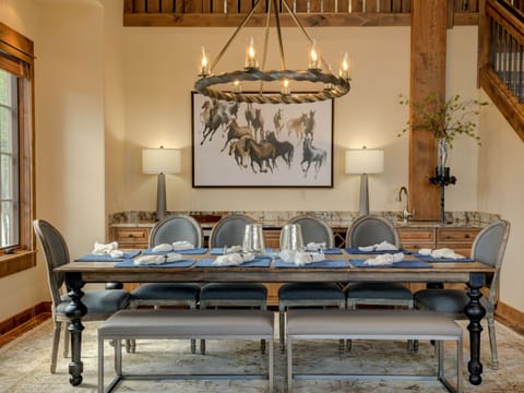 Cowboy Heaven Luxury Suite 3C, Dining, 2