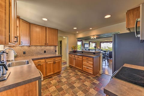 Kitchen | Cooking Basics | Dishware/Flatware