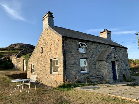 Lower Porthmawr cottage