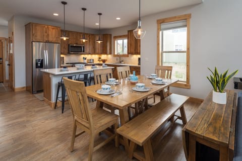 Plenty of room to make the perfect dinner for the family.