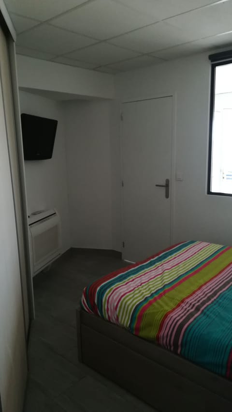 1 bedroom, iron/ironing board