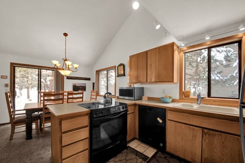 Conversation flows easily