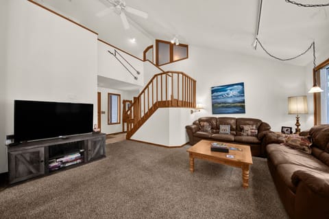 Blue Goose 16: Main Floor