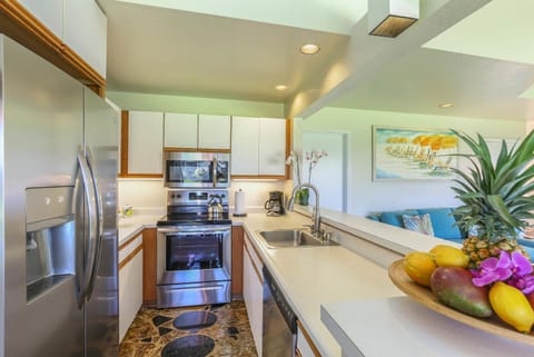 Upgraded Stainless Steel Appliances! Dishwasher, Fridge, Stove.