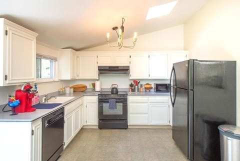 Plenty of counter space to spread out on