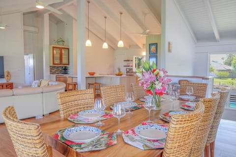 dining area looking toward kitchen