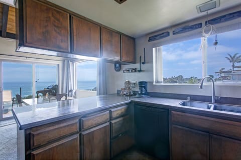 Kitchen with everything you need to cook the best coastal meal.