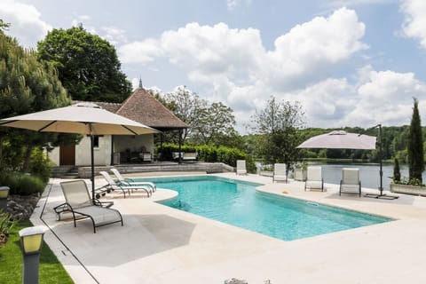 Access to swimming pool at Domaine de Vau Rozet