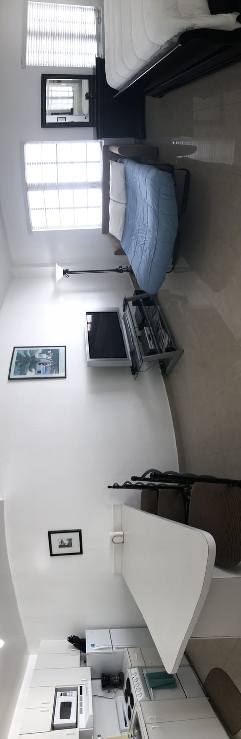 Smart TV, DVD player, stereo