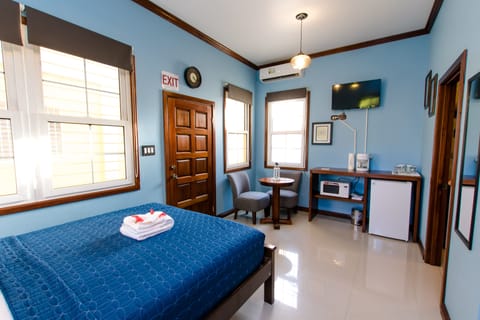 Studio with 42' TV and Air Conditioner