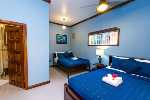 2 Queen Beds in Studio