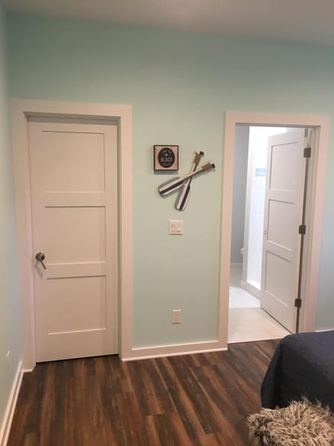 Master with En-Suite Bathroom