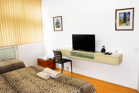 4 bedrooms, in-room safe, iron/ironing board, WiFi