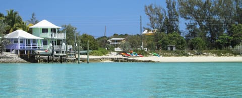 Beach nearby, sun loungers, beach towels