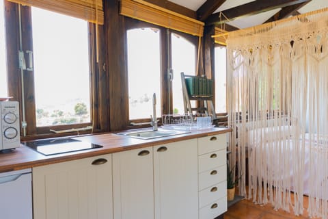 Enjoy the kitchen of this rural studio in Mijas Pueblo