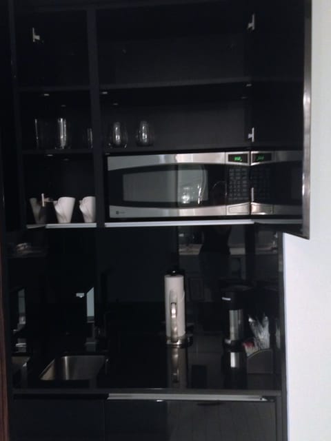 Fridge, cookware/dishes/utensils