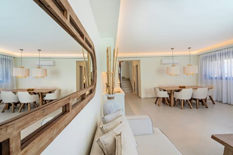 The three-storey, 210 sq. m. residence can accommodate up to 10 guests.