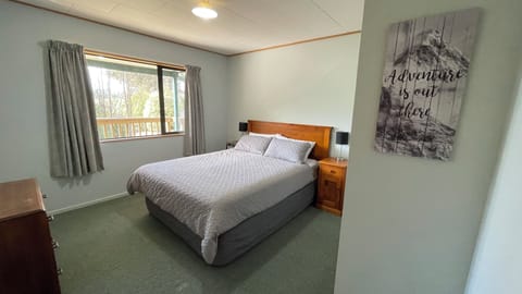 3 bedrooms, iron/ironing board, free WiFi