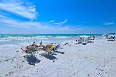 Beach nearby, sun loungers, beach towels