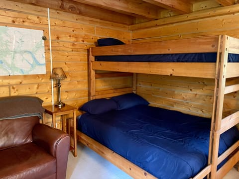 Cabin 1 - Full bed with twin bunk