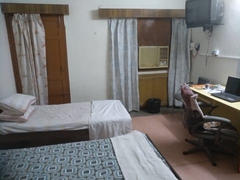 AIR CONDITIONED TWIN  SUPERIOR ROOM