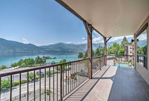 Private Balcony | Keyless Entry | 2 External Security Cameras (Facing Out)