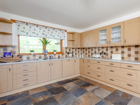 Spacious kitchen area | Sunnyside House, Carrbridge, near Aviemore