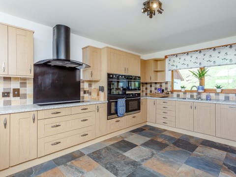 Spacious kitchen area | Sunnyside House, Carrbridge, near Aviemore