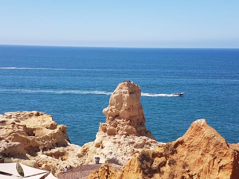 Beach nearby, sun loungers, beach towels