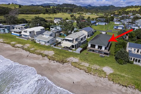 Looking back from the sea 1