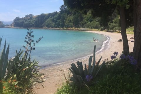 Beach nearby, sun loungers, beach towels