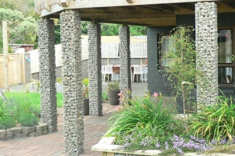 Looking through to outdoor entertaining area