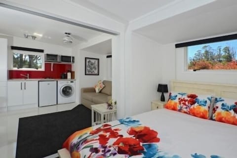 Main Bedroom with Queen bed