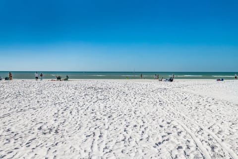 Beach nearby, sun loungers, beach towels