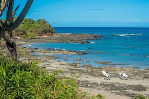 Beach nearby, sun loungers, beach towels